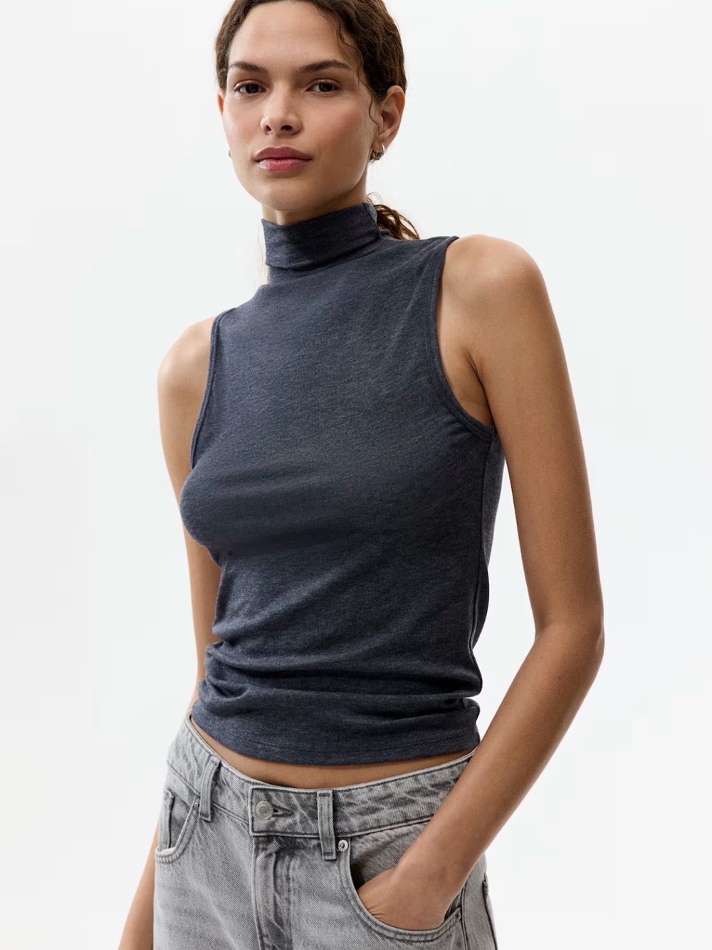 SLEEVELESS MOCK TURTLENECK TOP